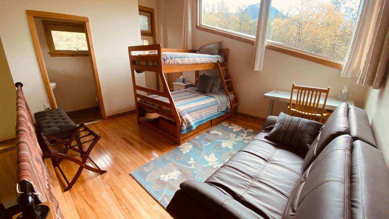Eagle Peak Guesthouse Eagle River Dış mekan fotoğraf