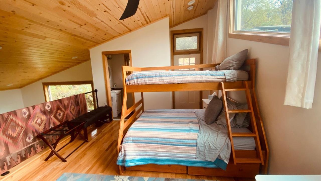 Eagle Peak Guesthouse Eagle River Dış mekan fotoğraf